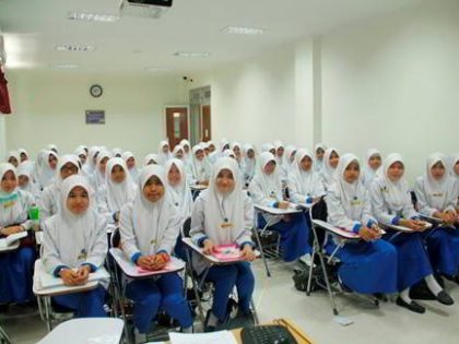 Program Studi D III Kebidanan Universitas Alma Ata Lulus 100% Uji Kompetensi Bidan Periode April 2016