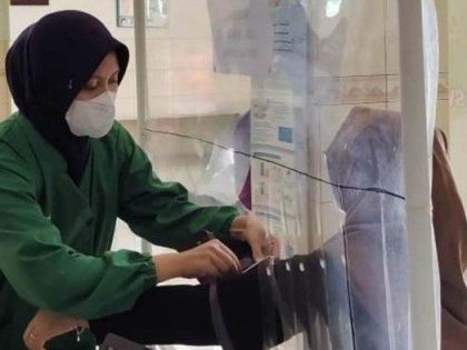 Universitas Alma Ata Yogyakarta Terjunkan Mahasiswa Kebidanan Dalam Program Vaksinasi Covid-19