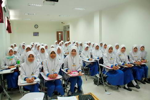 Program Studi D III Kebidanan Universitas Alma Ata Lulus 100% Uji Kompetensi Bidan Periode April 2016