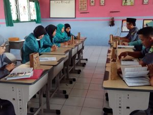 Forum Group Discusion (FGD)  Bersama Mahsiswa Program Studi Pendidikan Guru MI dan Guru-Guru Madrasah Ibtidaiyah dalam Kegiatan Kemajuan Program Praktek Pengalaman Lapangan di MIN 2 Bantul