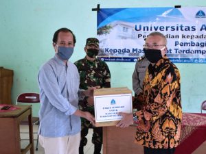 Universitas Alma Ata Salurkan 2.274 Paket Sembako kepada Masyarakat