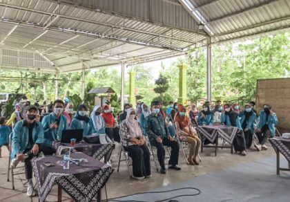 Kelompok Nareswara KKNT UAA Edukasi Masyarakat Beji Kulon dan Beji Wetan Terkait Pentingnya Vaksinasi