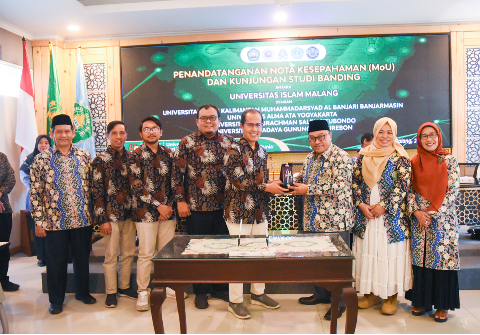 Universitas Ama Ata Lakukan Benchmarking Ke Universitas Islam Malang ...