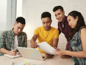 Memahami Perbedaan Antara Tugas Akhir dan Skripsi: Panduan untuk Mahasiswa Baru di Jogja