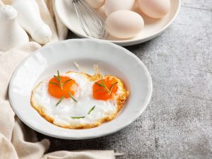 Apakah Telur yang Anda Konsumsi Berasal dari Ayam yang Sehat?