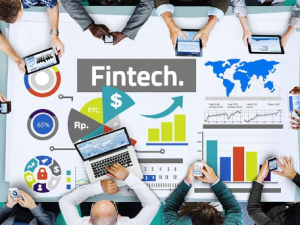Mengelola Keuangan Bisnis dengan Fintech: Transformasi dan Strategi