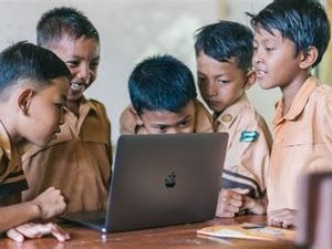 Tren EdTech di Universitas Jogja untuk Pendidikan Dasar pada 2024