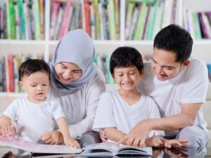 Pentingnya Memahami Tahapan dan Pengaruh Psikologi Anak: Perspektif Universitas di Jogja