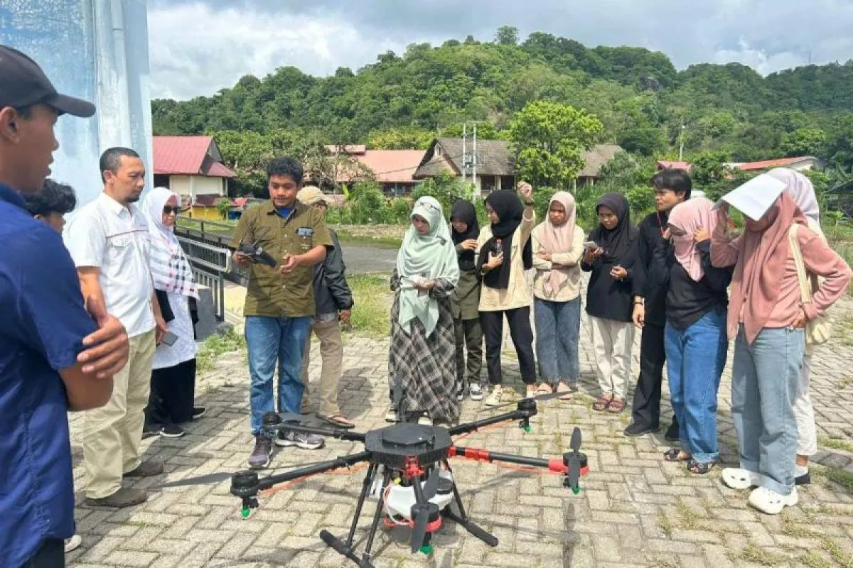 Polipangkep Terapkan Drone Spraying untuk Pertanian Presisi
